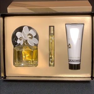 Daisy by Marc Jacobs